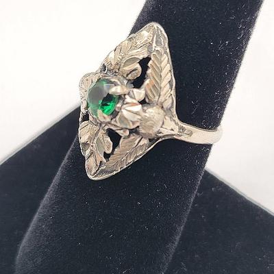 Silver Black Hills Ring With Emerald Stone 3.9gr