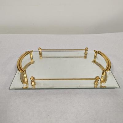 Vanity Top Glass Guest Towel Tray