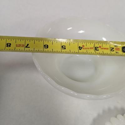 Vintage White Milk Glass Feather Wheat Planter Candlstick Holders Satin Doeskin Vase