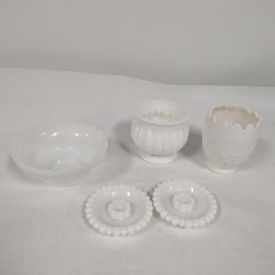 Vintage White Milk Glass Feather Wheat Planter Candlstick Holders Satin Doeskin Vase