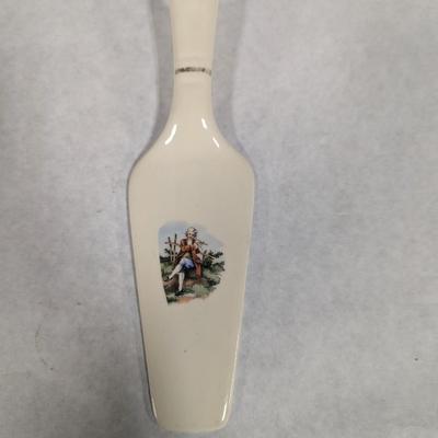 Ceramic Server For Cakes/Pies