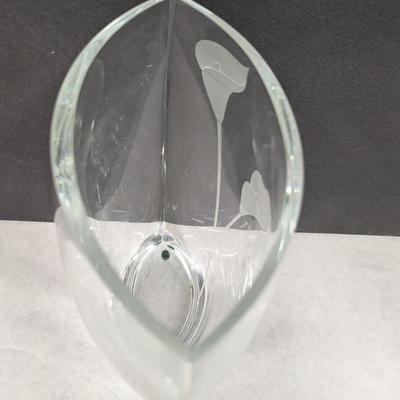 Mikasa Calla Lily Glass Vase The Calla Lilies Are Etched In