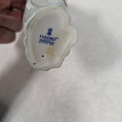 Ingenue Woman Figurine Lladro