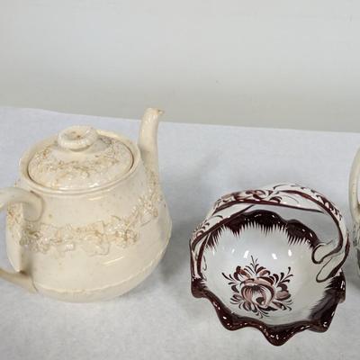 Vintage Crest-O-Gold Wedgwood Queen's Ware Home Decor China & Pottery Dishes