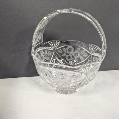 Vintage Fifth Avenue Etched Flower Crystal Tivoli Garden Glass Bowl Basket