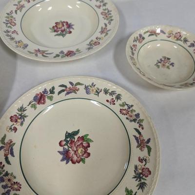25 + Pieces Of Harlech Wedgwood Colonial Made In England China