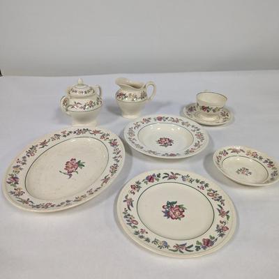 25 + Pieces Of Harlech Wedgwood Colonial Made In England China
