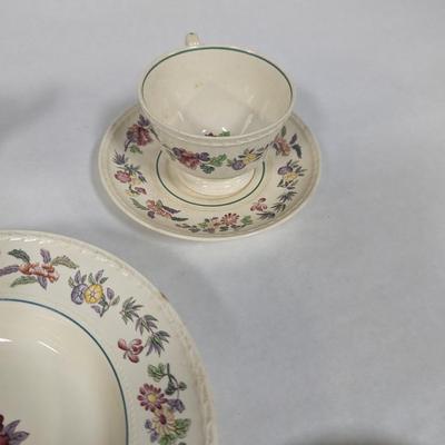 25 + Pieces Of Harlech Wedgwood Colonial Made In England China