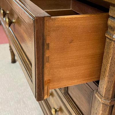 HENREDON ~ Five (5) Piece Sold Wood Full / Queen Bedroom Suite