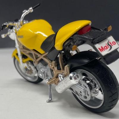 1999 Ducati Monster Production, Maisto, 1/24 Scale, Mint Condition