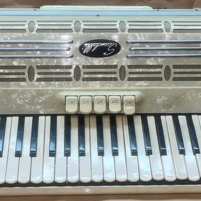 Scandalli Italian Accordion PLAYABLE!