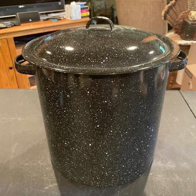Enamel pot