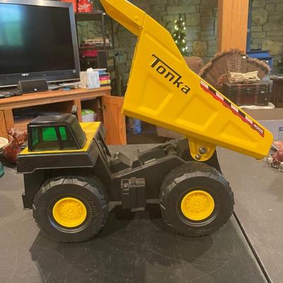 Tonka metal dump truck