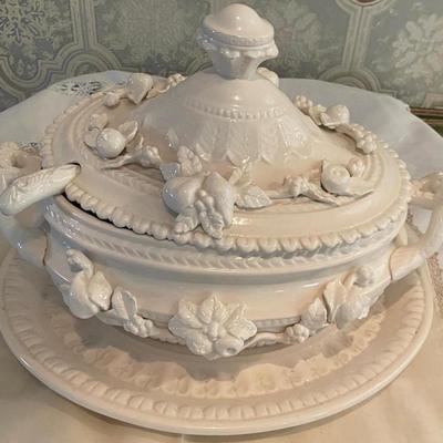 Large Capodimonte Italian White Glazed Cream Porcelain Tureen, Lid, and Ladle