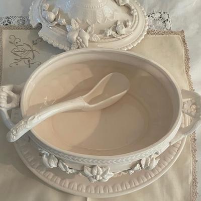 Large Capodimonte Italian White Glazed Cream Porcelain Tureen, Lid, and Ladle