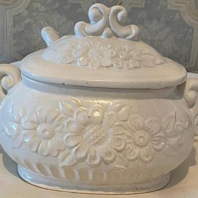 Capodimonte Porcelain Tureen with Lid and Ladle