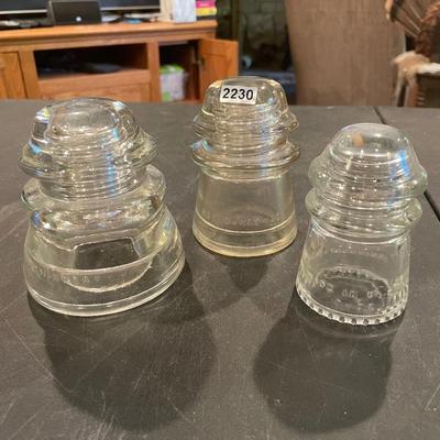 Set of 3 clear insulators