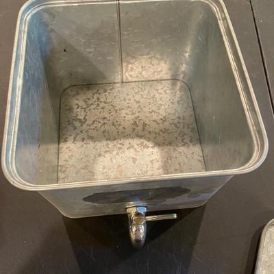 Galvanized liquid dispenser