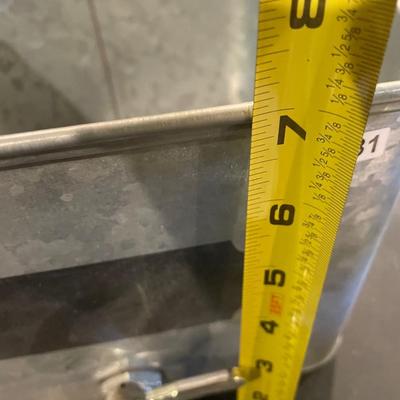 Galvanized liquid dispenser