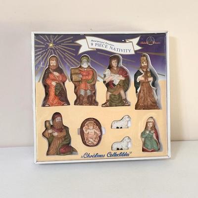 HOLIDAY CLASSICS ~ 9 Piece Hand Painted Porcelain Nativity