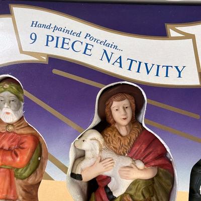 HOLIDAY CLASSICS ~ 9 Piece Hand Painted Porcelain Nativity