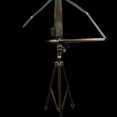 Tripod music stand