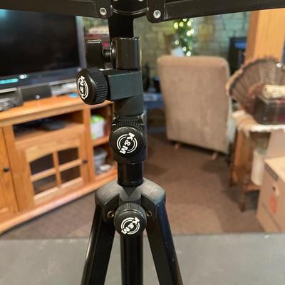 Tripod music stand