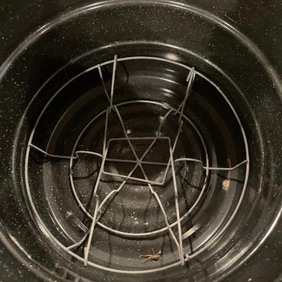 Enamel pot