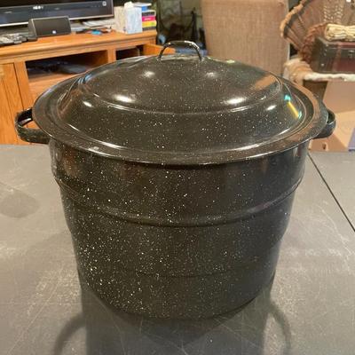 Enamel pot