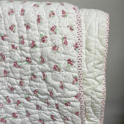 Quilt White with Pink Flowers - Queen Size