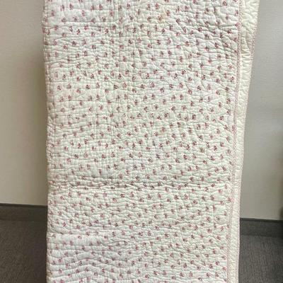 Quilt White with Pink Flowers - Queen Size