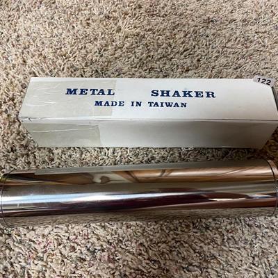 Metal shaker