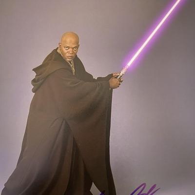 Star Wars Samuel L. Jackson signed movie photo. GFA Authenticated