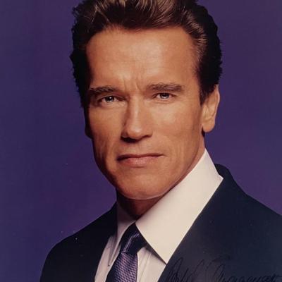 Arnold Schwarzenegger facsimile signed photo