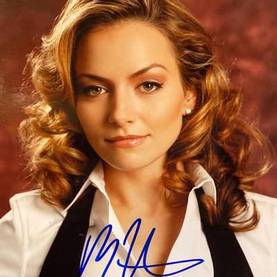 Becki Newton signed photo