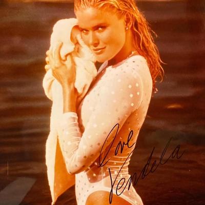 Vendela Kirsebom
signed photo