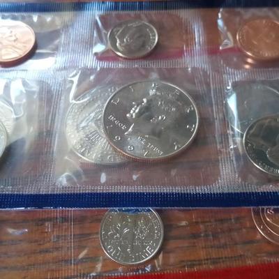 LOT 7 1997 UNCIRCULATED COIN SEY
