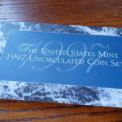 LOT 7 1997 UNCIRCULATED COIN SEY