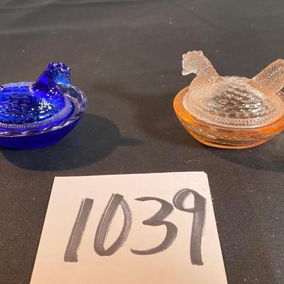 Vintage Mini Hens in Nest