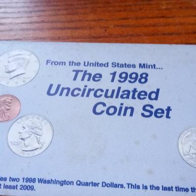 LOT 10 1998 UNCIRCULATED COIN SET