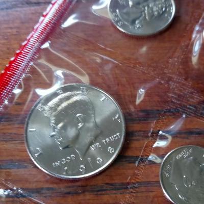 LOT 10 1998 UNCIRCULATED COIN SET
