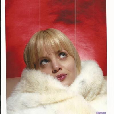 American Beauty Mena Suvari signed photo