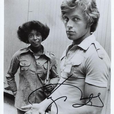 Leigh McCloskey signed photo