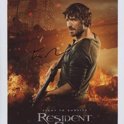 Eoin Macken signed "Resident Evil: The Final Chapter" movie photo