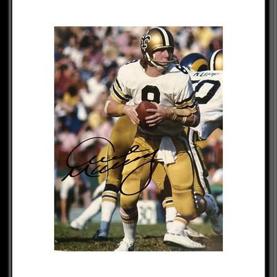 New Orleans Saints Quarterback Archie Manning signed photo. GFA Authenticated
