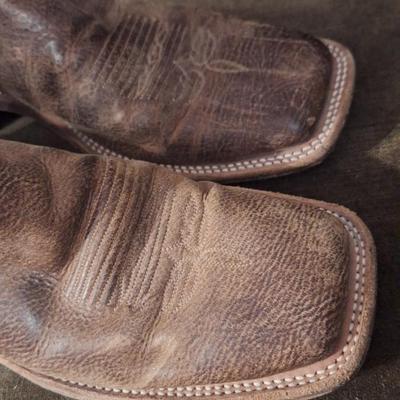 Men's sz 10 D boots