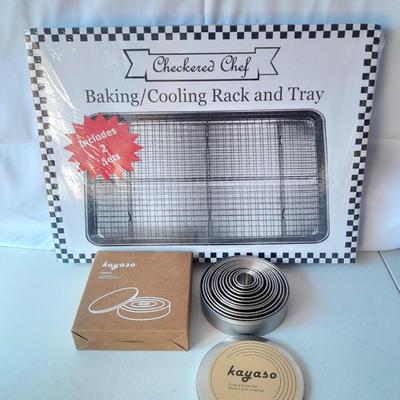 Checkered Chef baking / cooling rack and tray with Kayaso cookie cutters - Brand new items!