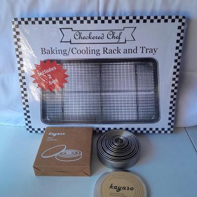 Checkered Chef baking / cooling rack and tray with Kayaso cookie cutters - Brand new items!