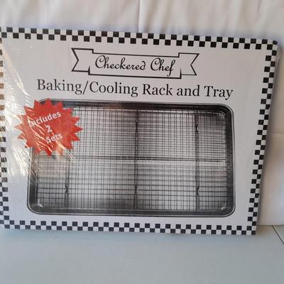 Checkered Chef baking / cooling rack and tray with Kayaso cookie cutters - Brand new items!