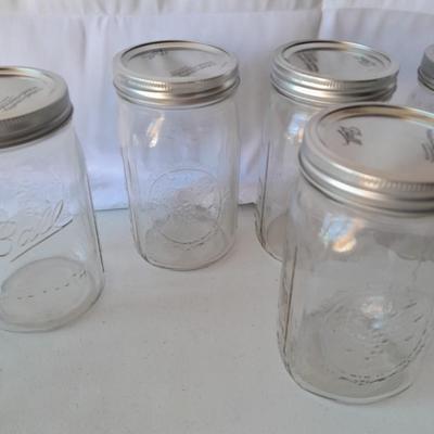 7 tall Ball canning Jars with lids - New Rubbermaid containers and stretch silicone pot stand
